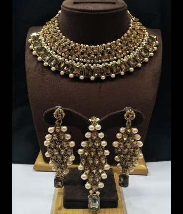 voguentrends_brass_necklace_set