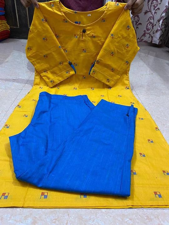 khaadi_kurti_with_pencilpants_and_weaving_buti_in