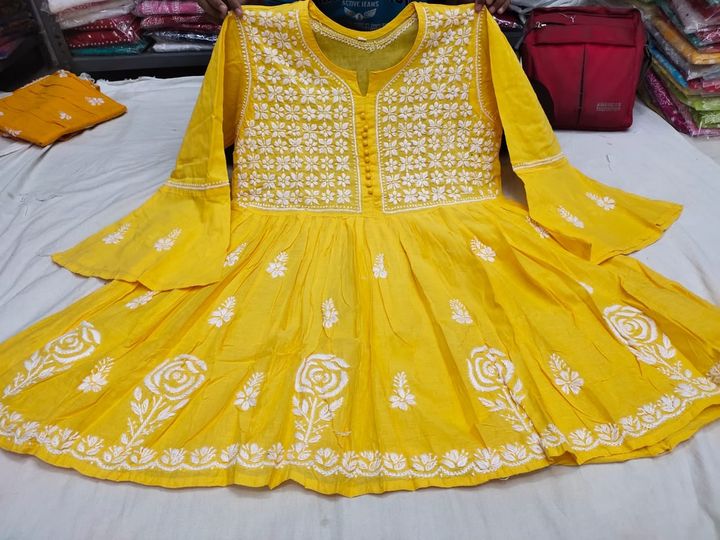 Slub_cotton_bell_sleeves_short_gown_with_chikankari_work