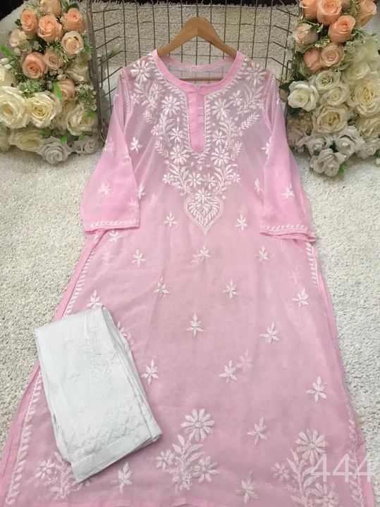 Ghaspatti_embroidery_gala_buti_kurti_with_chikankari