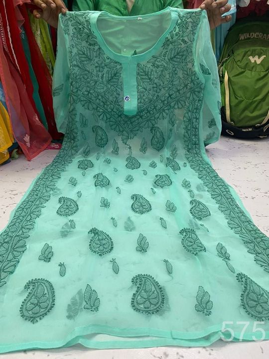 Georgette_yok_gala_buti_kurti_with_chikankari_work