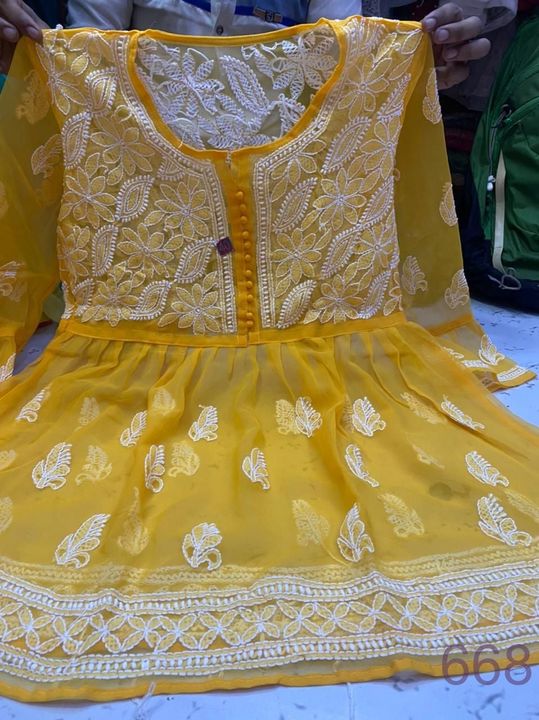 Georgette_short_top_with_chikankari_work