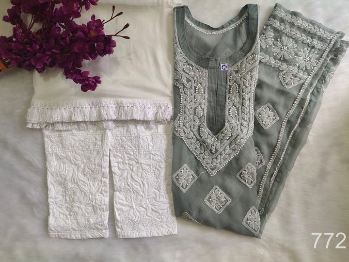 Georgette_buti_jaal_kurti_with_chikankari_work