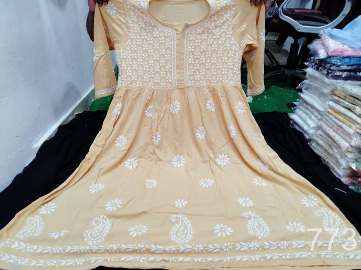 Rayon_gown_with_chikankari_work