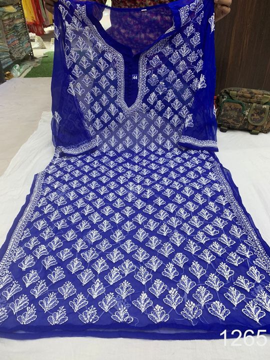 Georgette_buti_jaal_kurti_with_chikankari_work