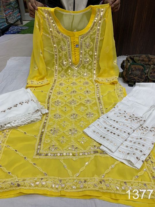 Georgette_panel_kurti_with_gota_and_chikankari_work