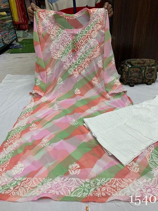 Georgette_printed_gala_buti_kurti_with_chikankari_work