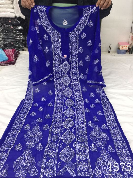 Georgette_buta_panel_kurti_with_chikankari__work