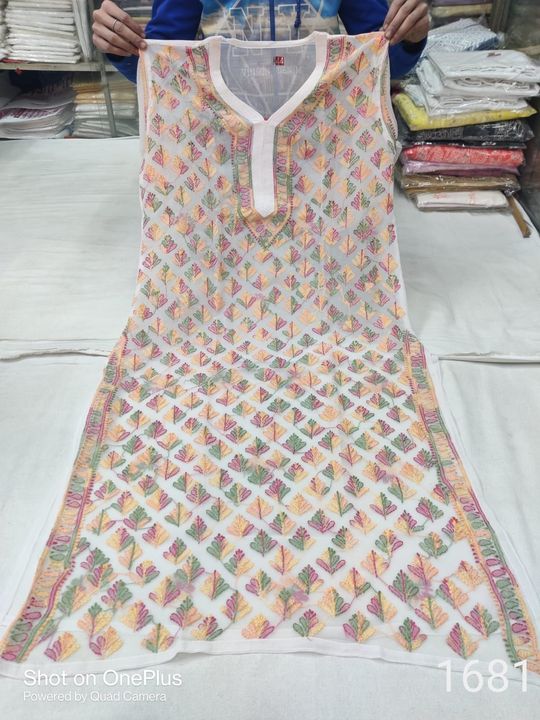 Georgette_buti_jaal_Chikankari_kurti