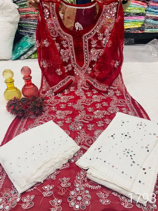 Lucknowi_georgette_chikankari_mirror_phool_bel_kurti_with_mirror_georgette_pant_and_mirror_chiffon_dupatta