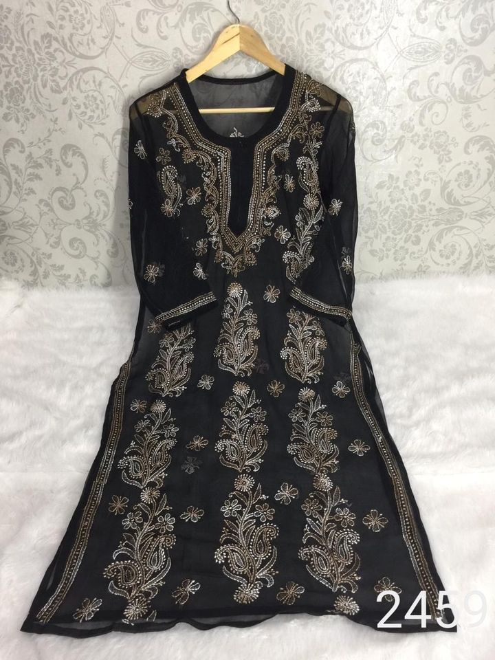 Georgette_dual_shade_threads_hand_embroidery_work_kurti_chikankari