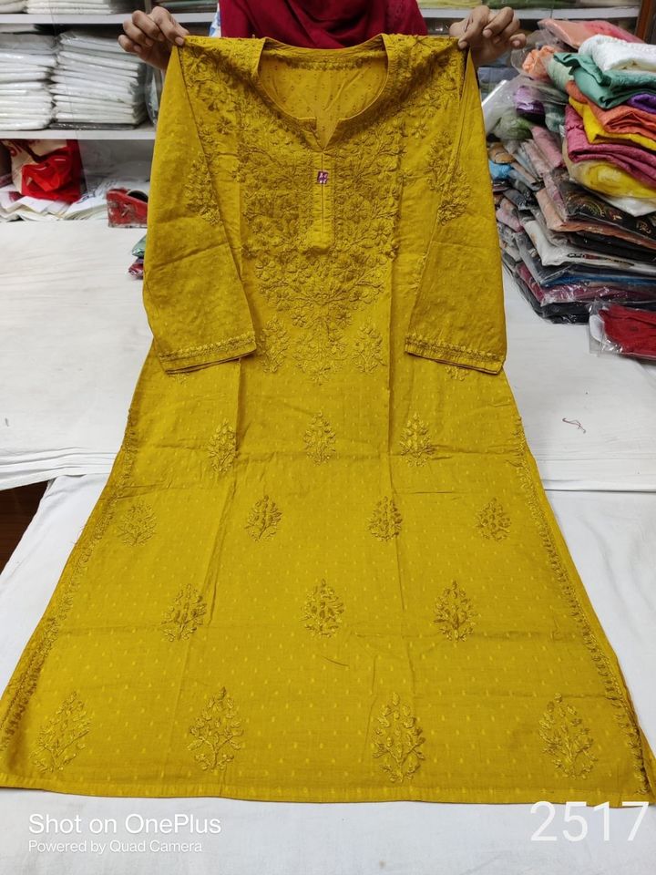 Dobby_Cotton_gala_buta_chikankari_kurti