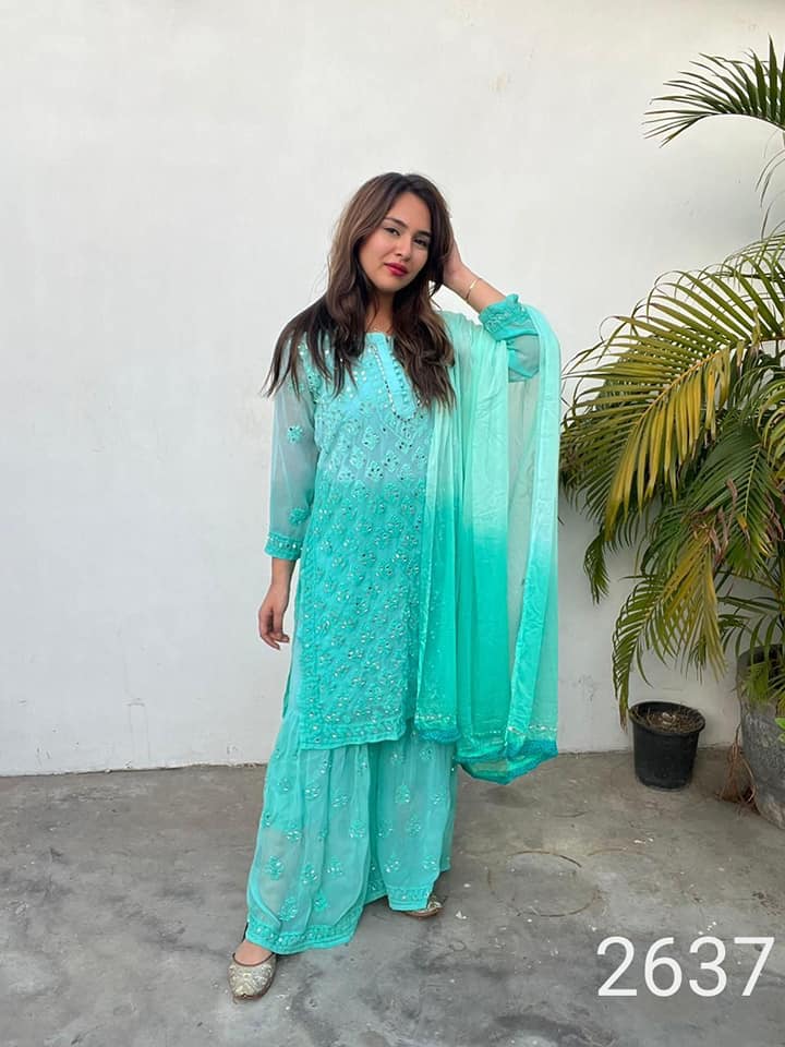 Georgette_buti_jaal_chikankari_kurti_gharara_dupatta_dye_set_with_mirror_work