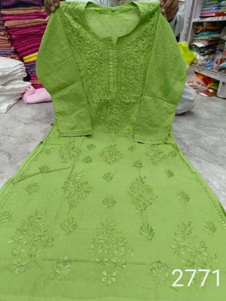 *Cotton_Booty_tone_to_tone_chikankari_kurti