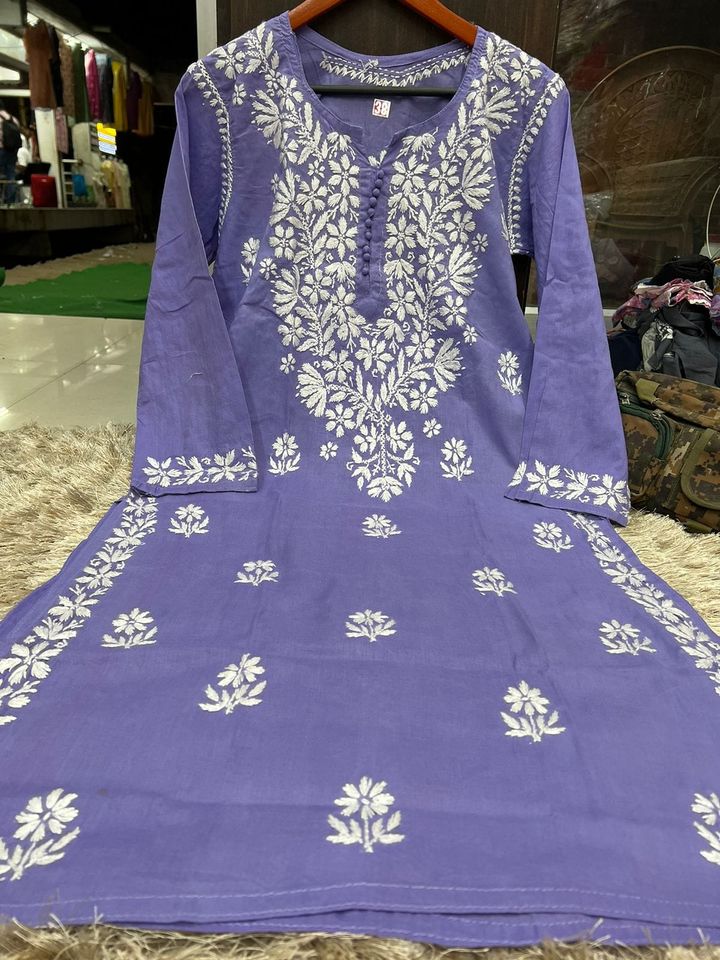 Cotton_gala_buti_chikankari_kurti