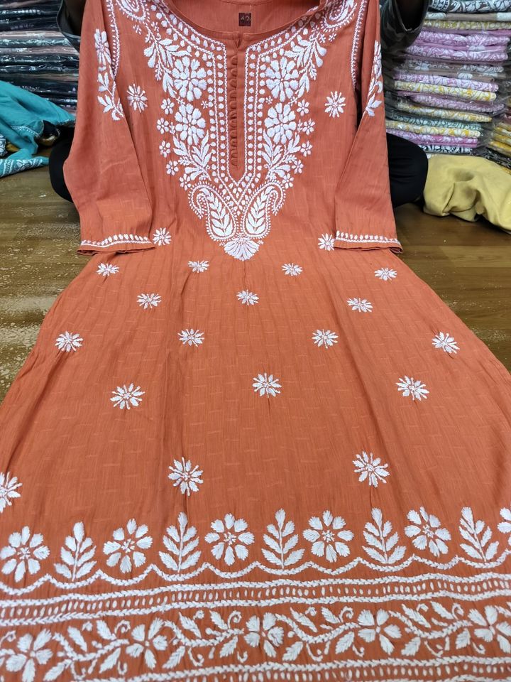 Fabric_Lyna_checks_chikankari_kurti