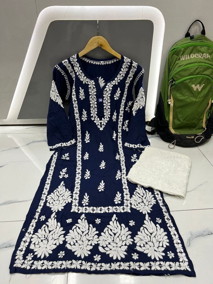 Lucknowi_chikankari_modal_panel_buta_work_kurti