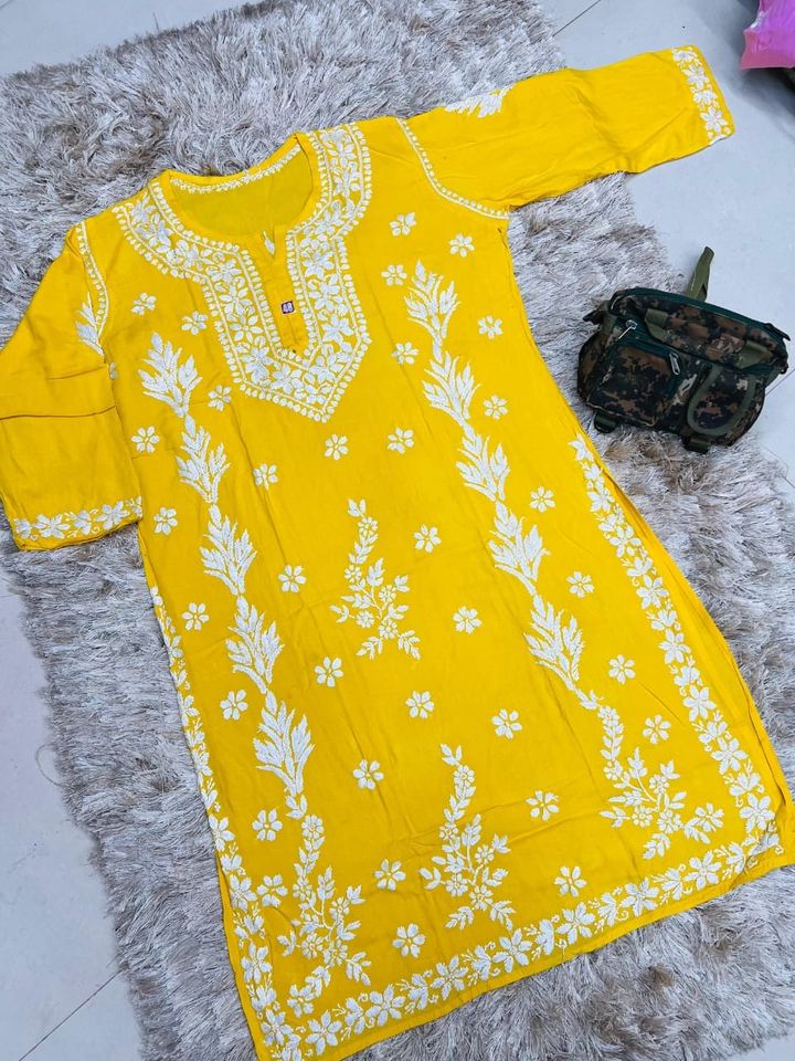 Lucknowi_chikankari_Rayon_panel_buta_work_kurti