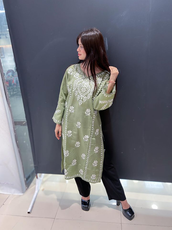 COTTON_CHIKANKARI_KURTI_WITH_LYCRA_PANT