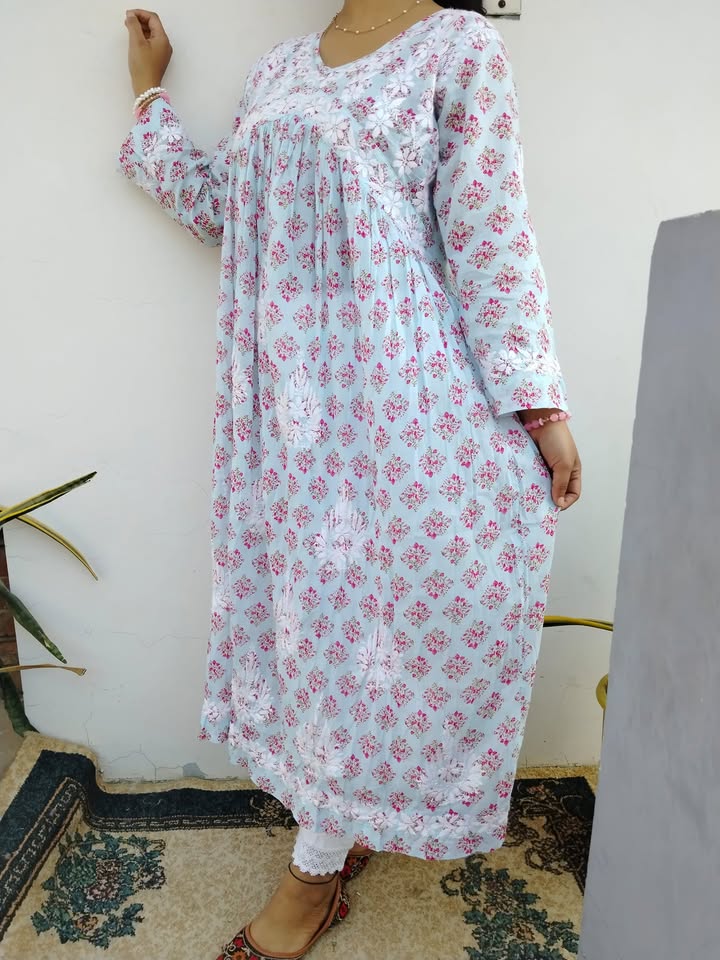 Lucknowi_chikankari_mul_cotton_printed_alia_cut_gown