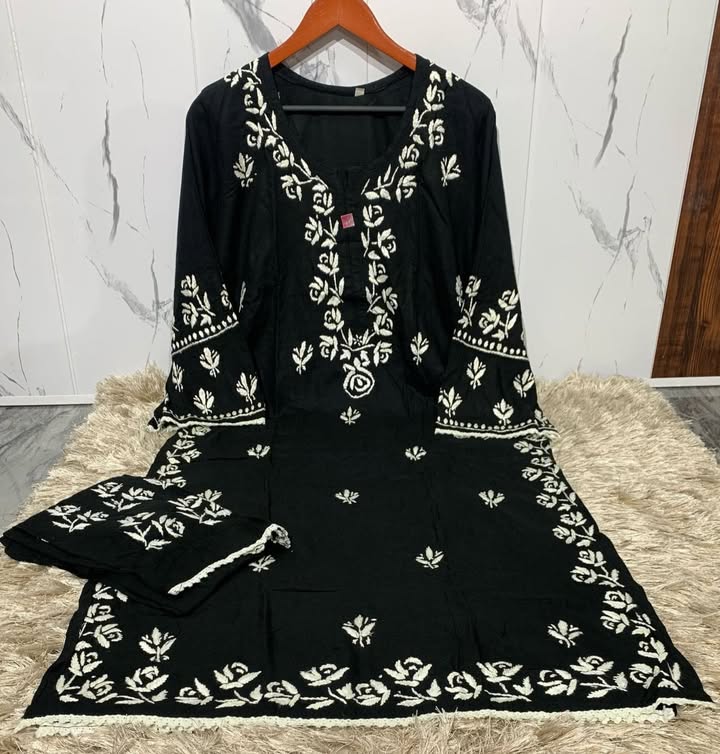 Lucknowi_chikankari_rayon_kurti_with_pant_set