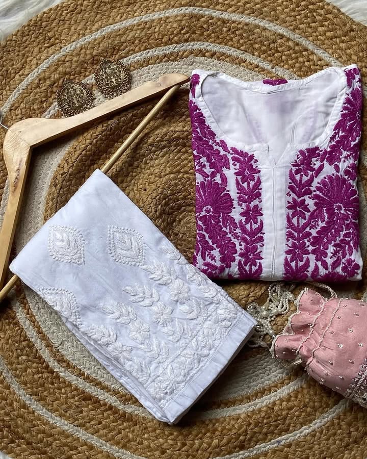 Lucknowi_chikankari_modal_heavy_daman_buta_kurti