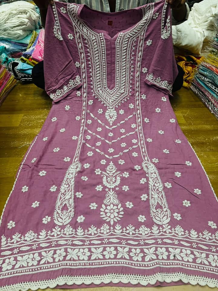 Lucknowi_chikankari_rayon_dobby_kurti