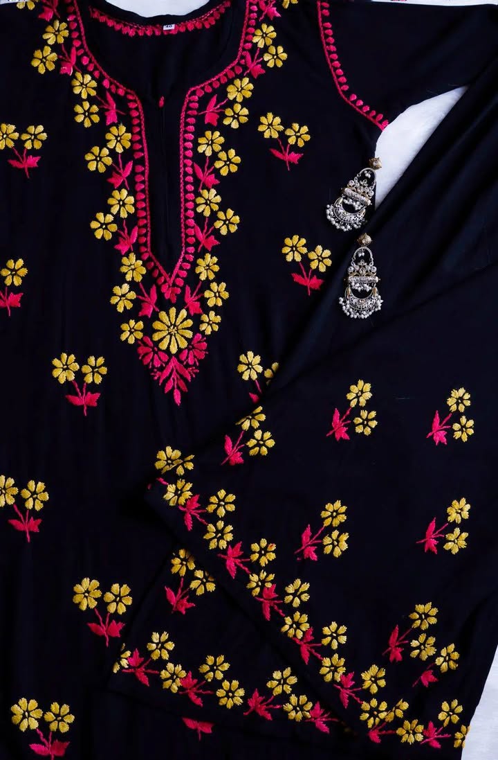 Lucknowi_chikankari_premium_rayon_kurti_with_plazo_set